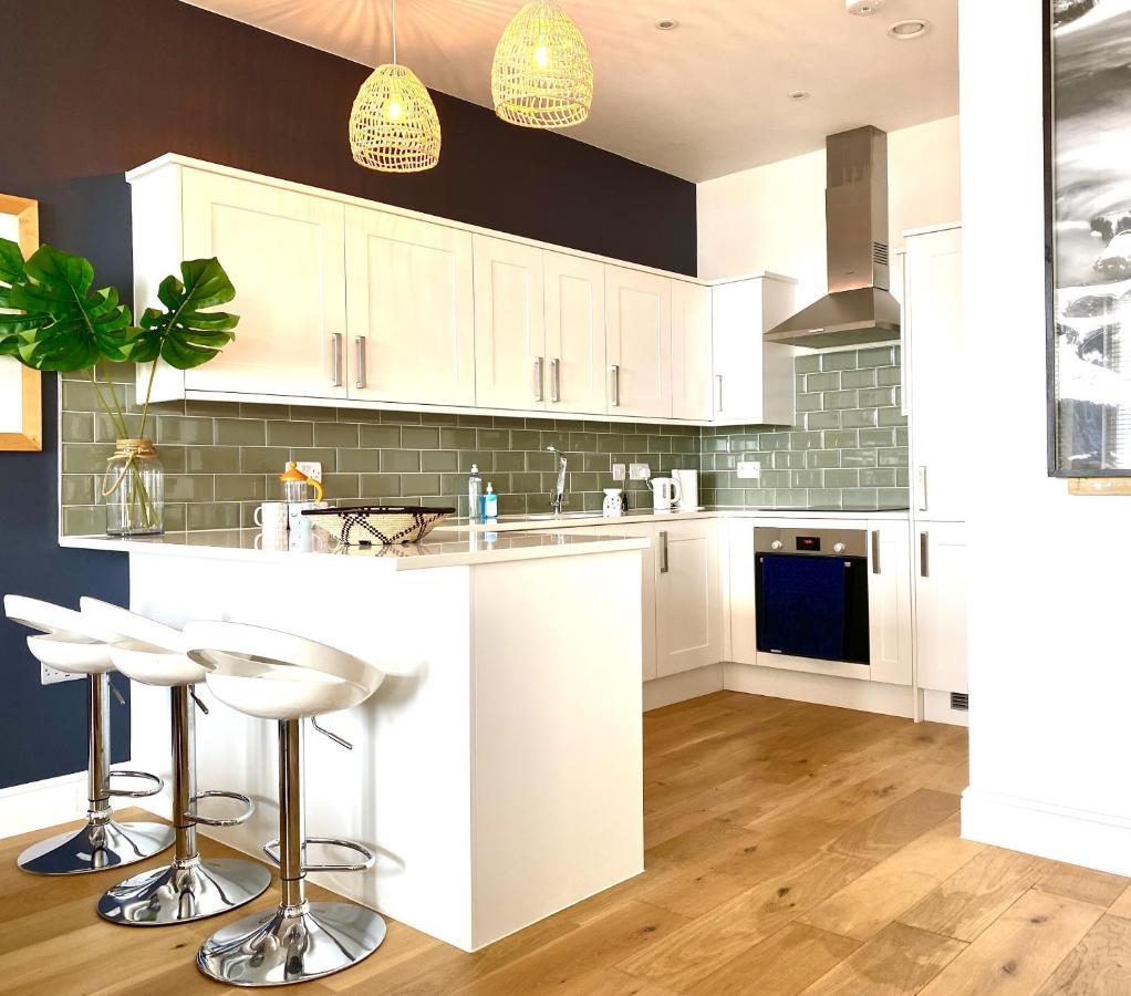 Stunning 2 Bed Apartment Sea Views And Parking Worthing Exterior foto